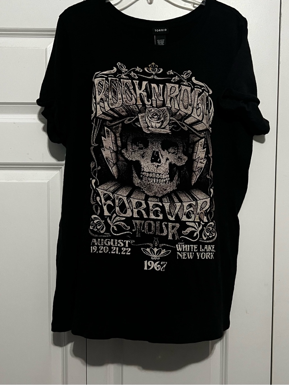 torrid Black Graphic 'Rock N Roller Forever Tour' Skull Tee Size 2